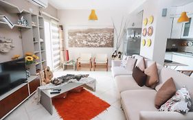 Large Apartment Near The Seaside Boulevard Lungomare